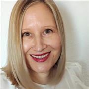 Docente de primaria (filosofía para niños) y secundaria. Me especializo en la enseñanza de estudiantes con altas capacidades en contextos de inclusión. Me considero una profesora curiosa, práctica y con gran motivación por la enseñanza lo que hace que con